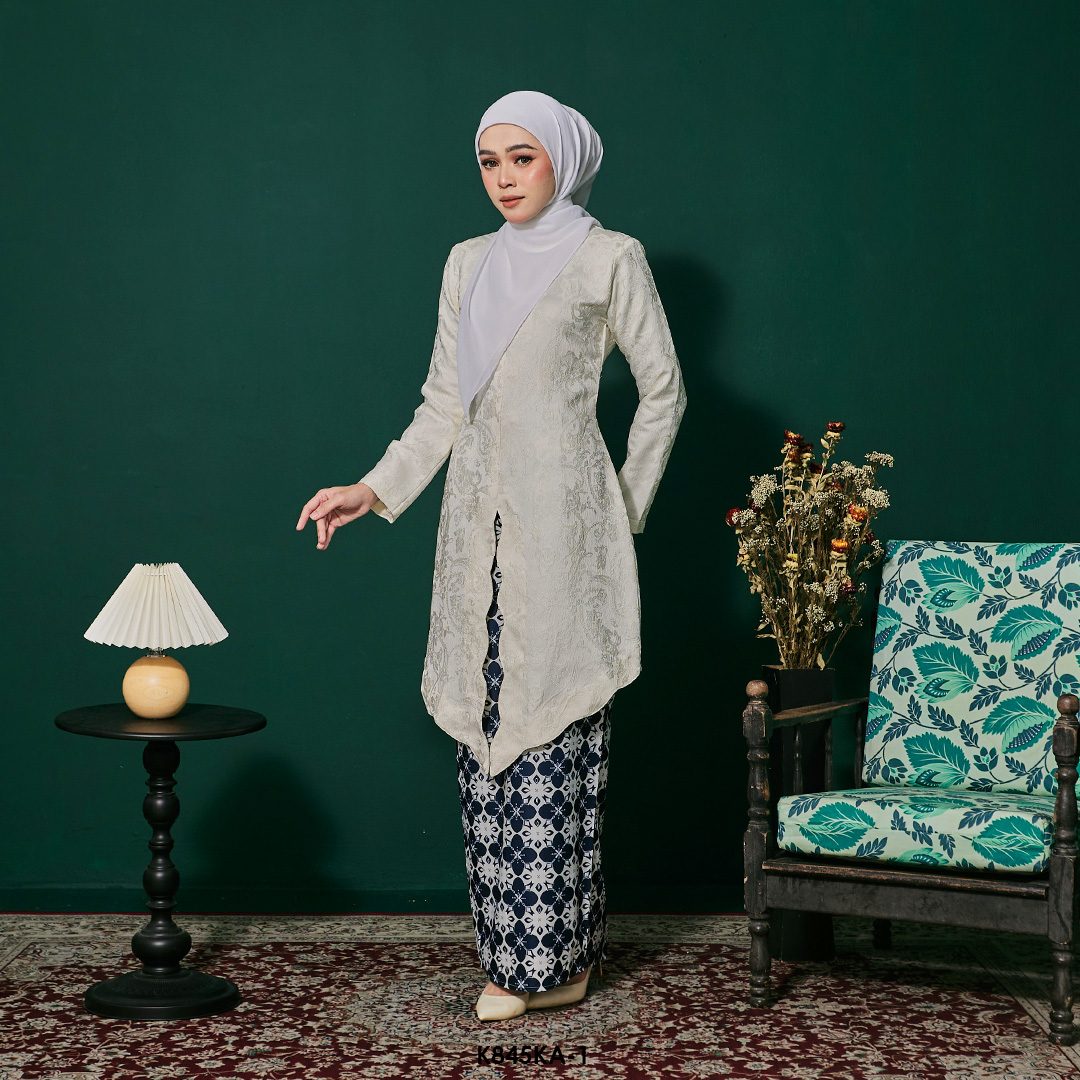 Kebaya Anggun 2.0 in Cream (K845KA-1) - Image 2