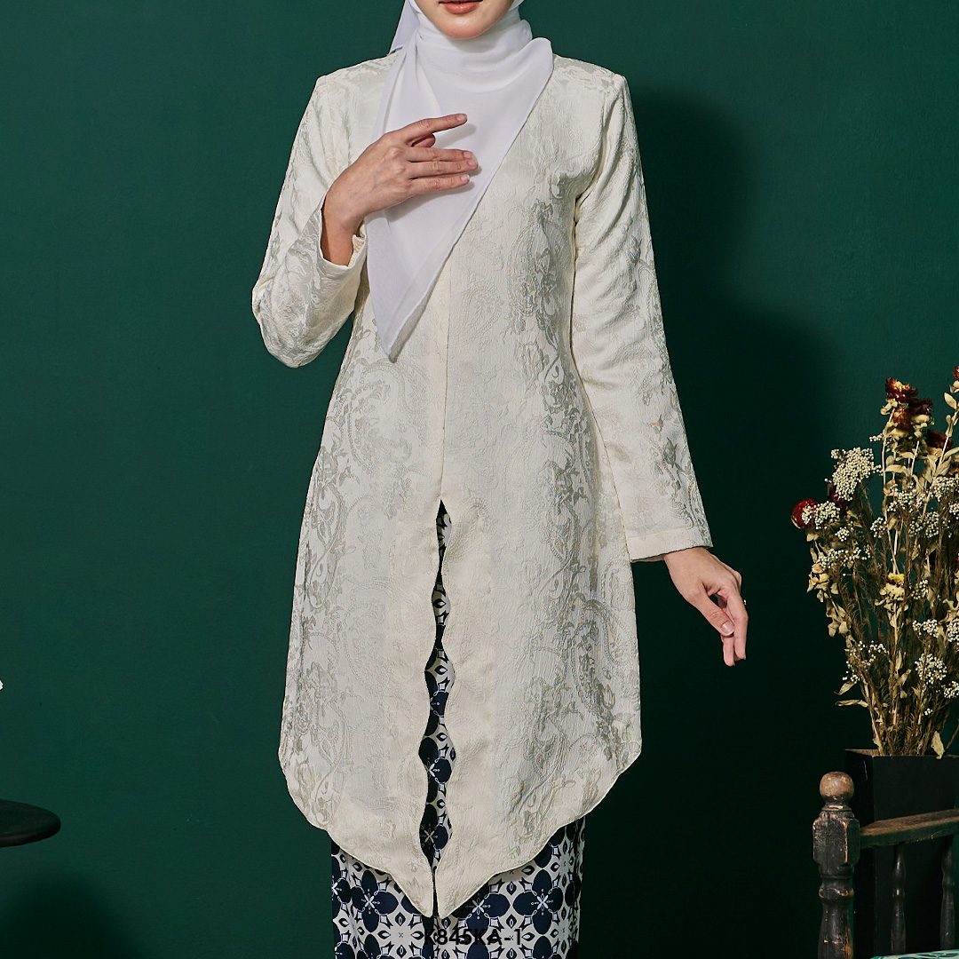 Kebaya Anggun 2.0 in Cream (K845KA-1) - Image 4