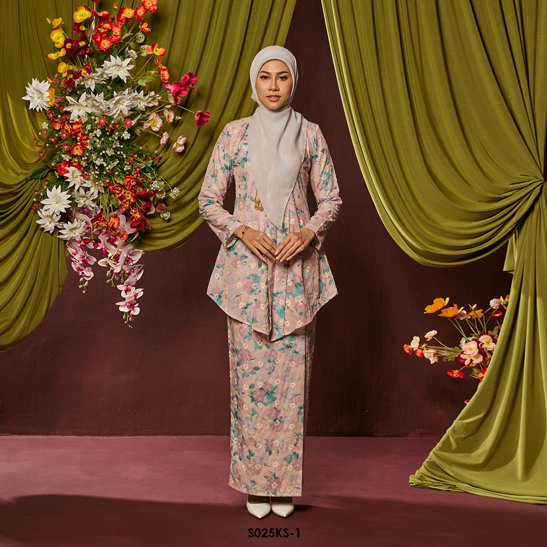 Kebaya Saloma in Pastel Salmon (S025KS-1)