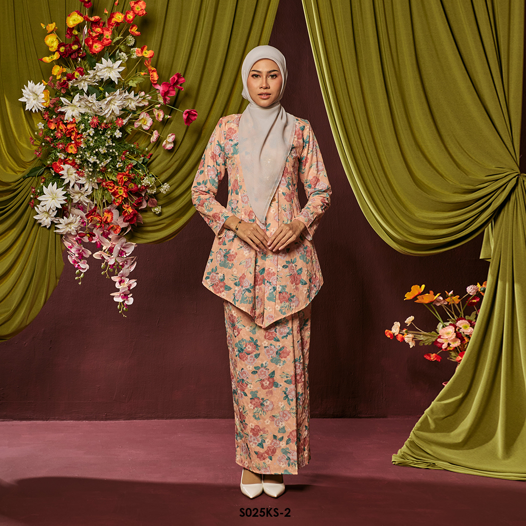 Kebaya Saloma in Pale Orange (S025KS-2)