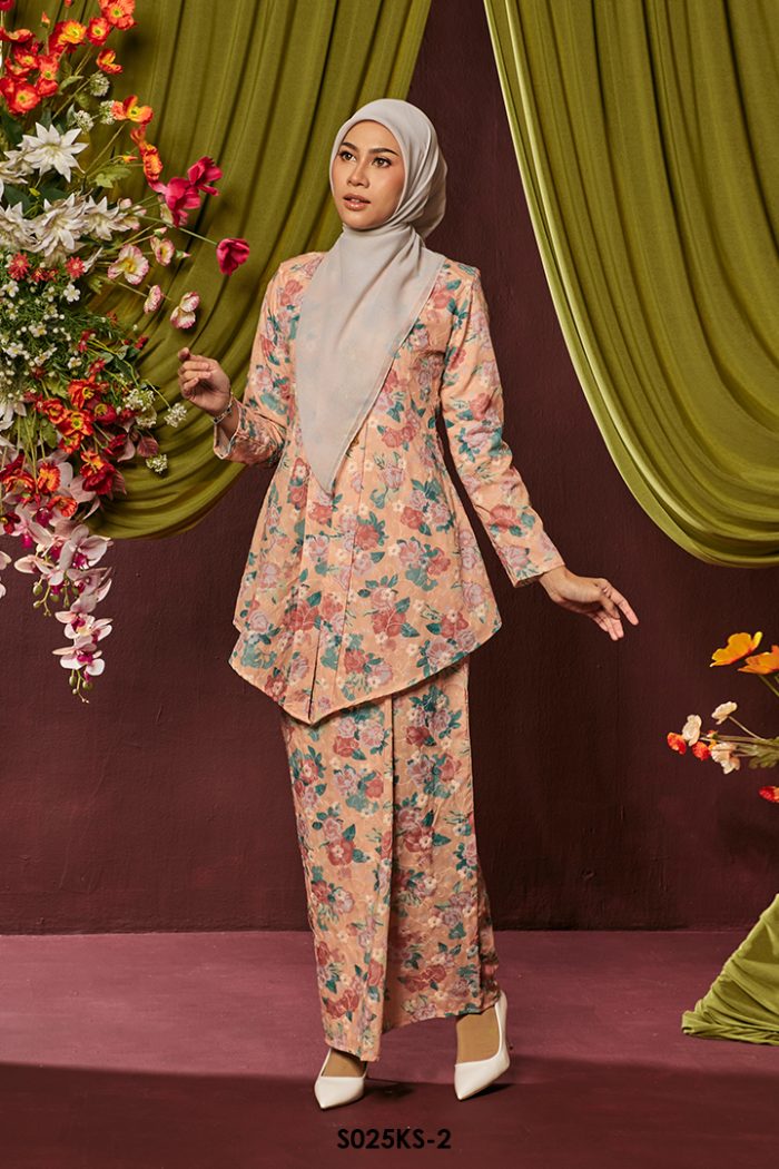 Kebaya Saloma in Pale Orange (S025KS-2)