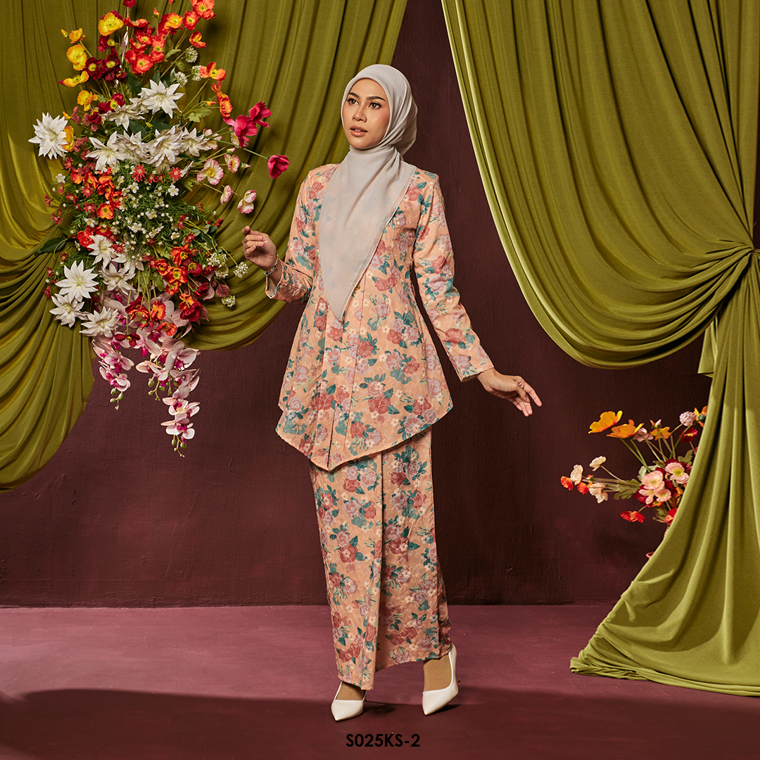 Kebaya Saloma in Pale Orange (S025KS-2) - Image 2