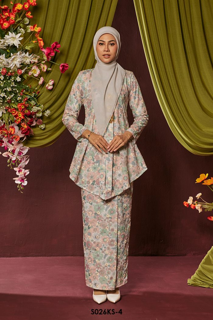Kebaya Saloma in Salmon Pink (S026KS-4)