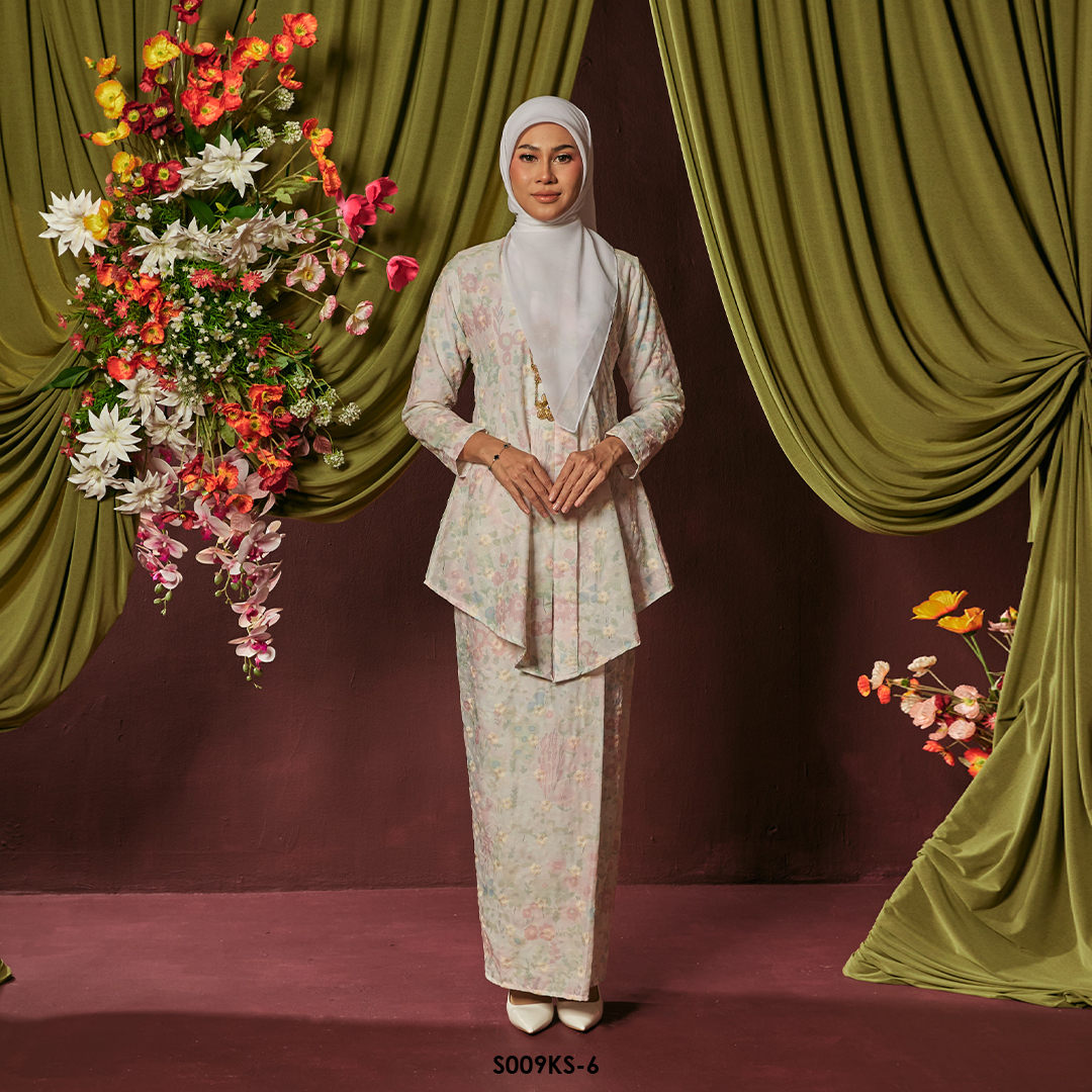 Kebaya Saloma in Classic Rose (S009KS-6)