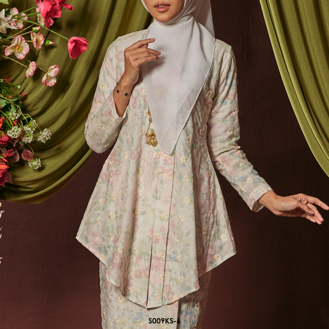 Kebaya Saloma in Classic Rose (S009KS-6) - Image 3