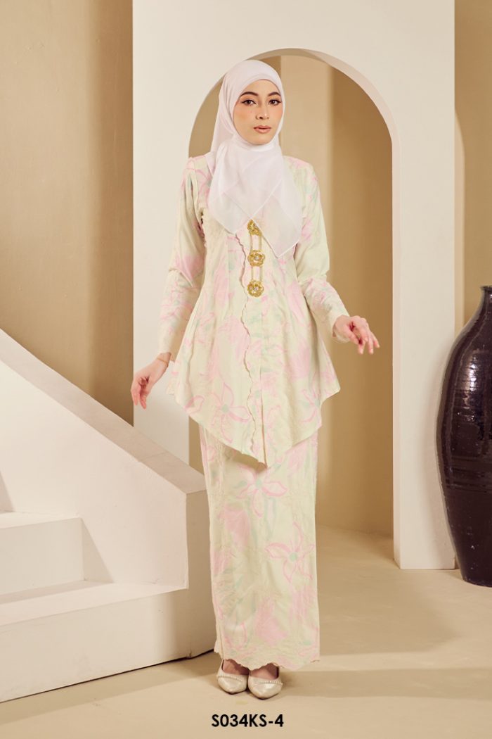 Kebaya Saloma in Pastel Cream (S034KS-4)