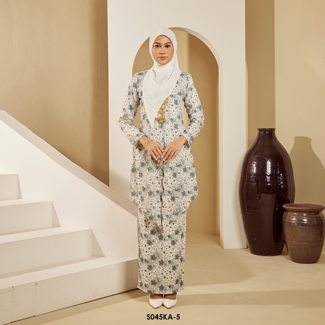 Kebaya Anggun 2.0 in Pastel Green (S045KA-5)