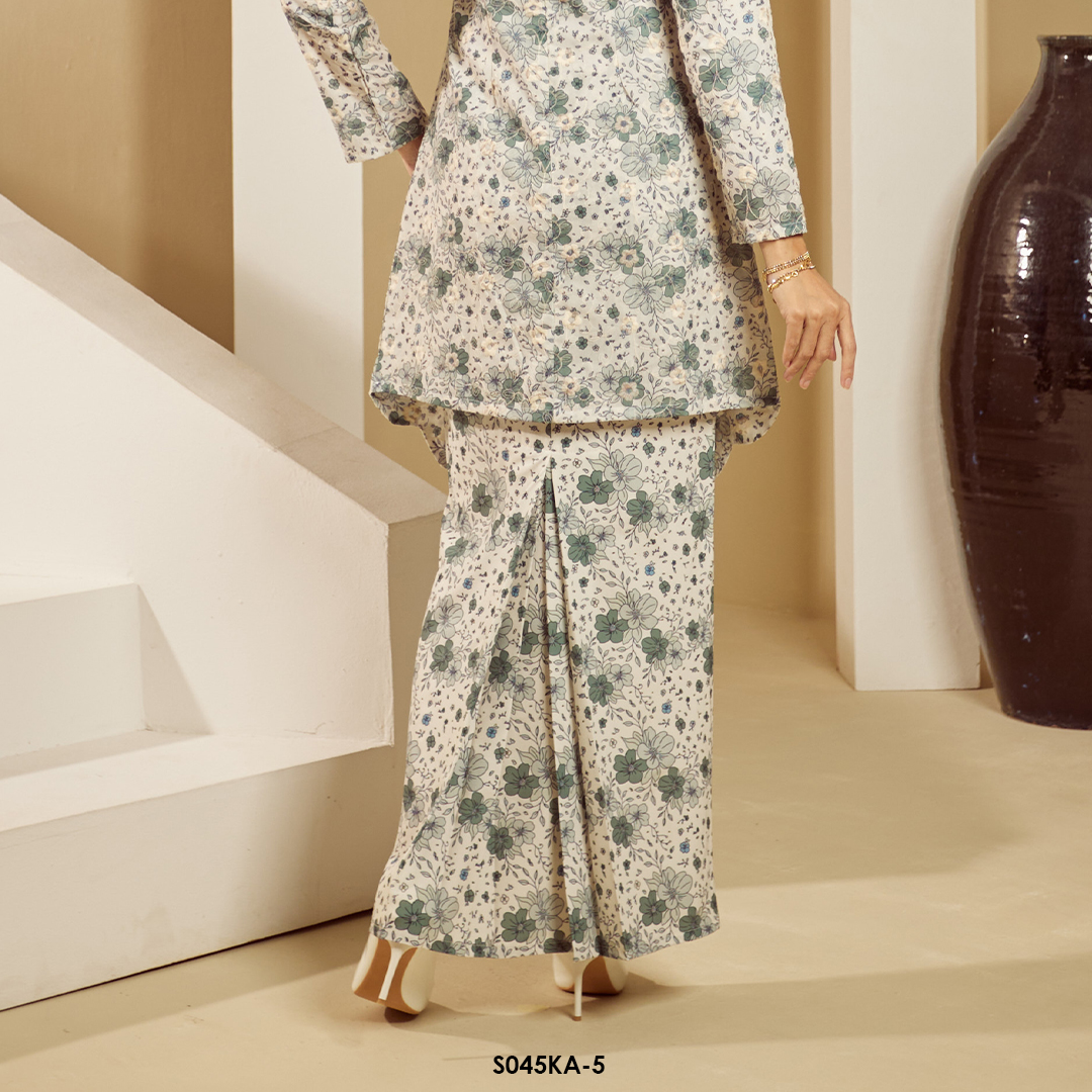 Kebaya Anggun 2.0 in Pastel Green (S045KA-5) - Image 4