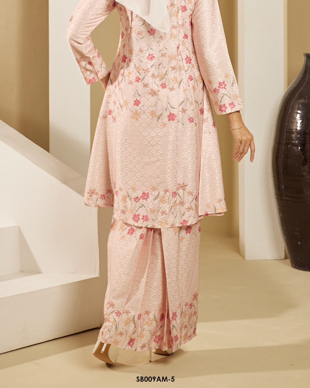 Ameera Kurung in Peach (SB009AM-5) - Image 4