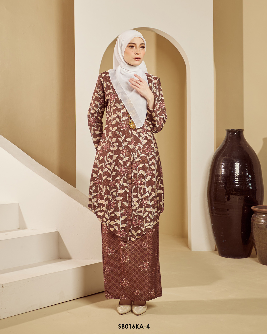 Kebaya Anggun 2.0 in Rich Brown (SB016KA-4) - Image 2
