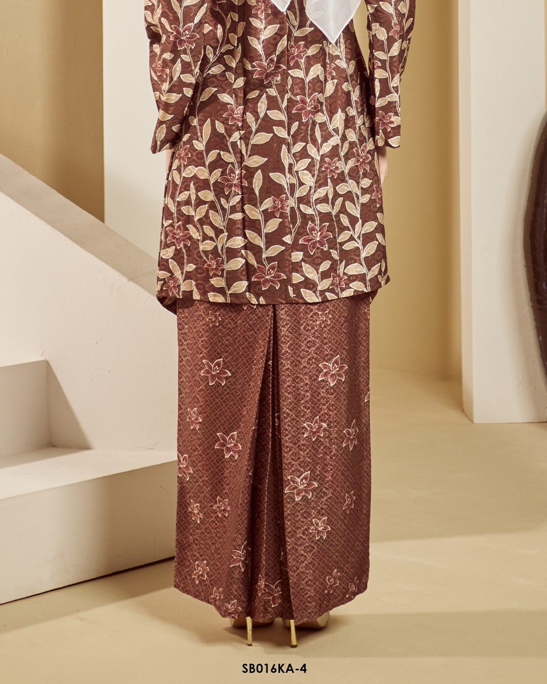 Kebaya Anggun 2.0 in Rich Brown (SB016KA-4) - Image 4