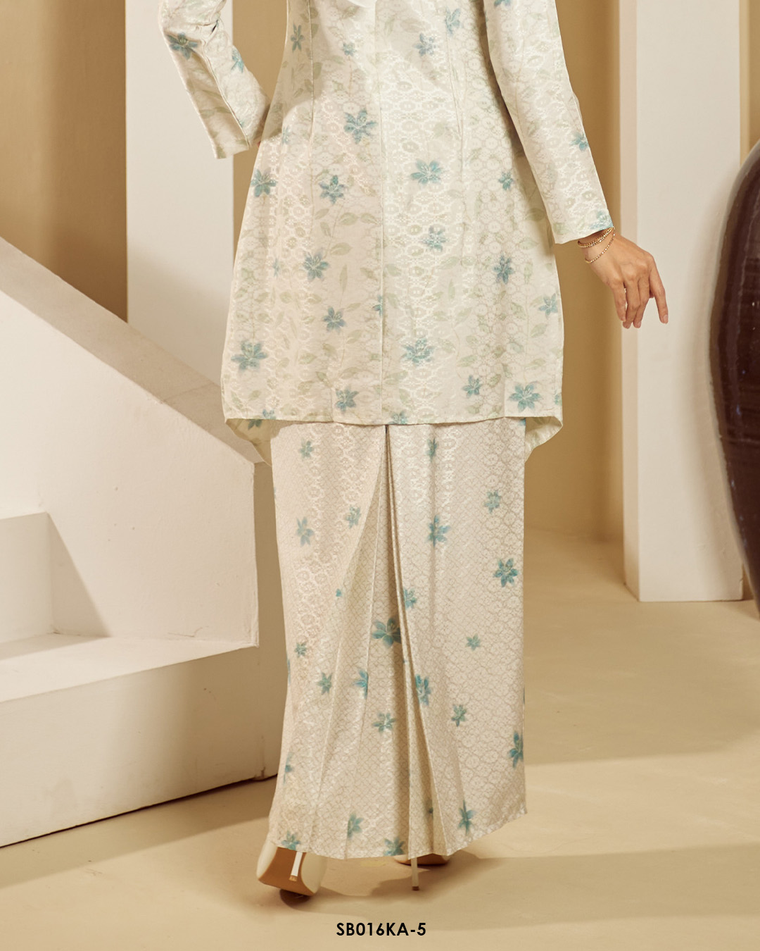 Kebaya Anggun 2.0 in Light Turquoise (SB016KA-5) - Image 4